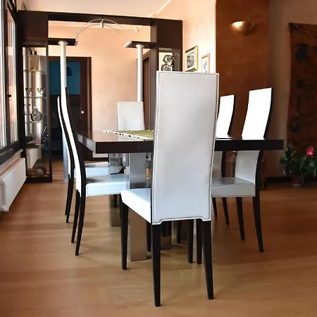 Lakeside Lejlighed *